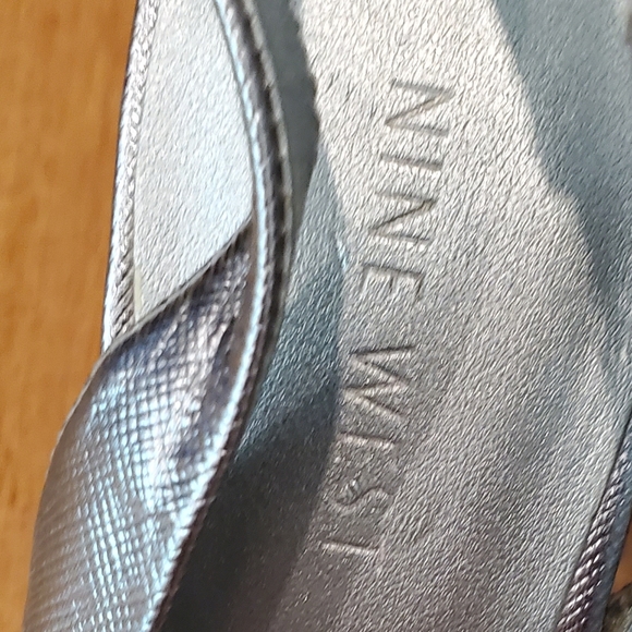 Nine West silver Sling back stilettos, size 7 - Picture 7 of 7
